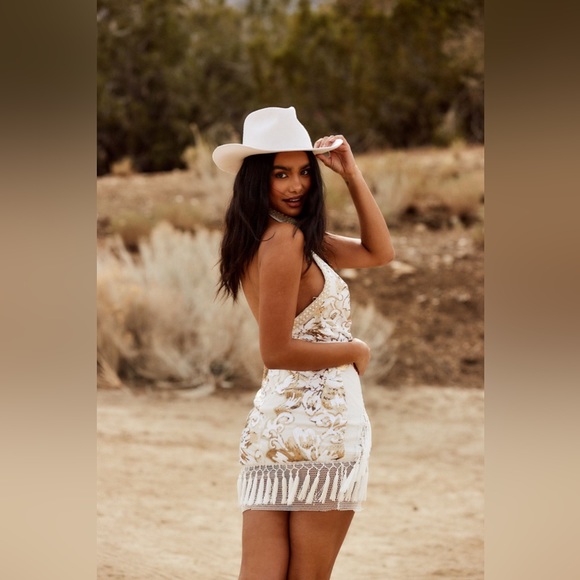 - 12th tribe Like Gold Dust White Sequin
Fringe Dress - Picture 4 of 14